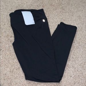 Amira Fabletics leggings